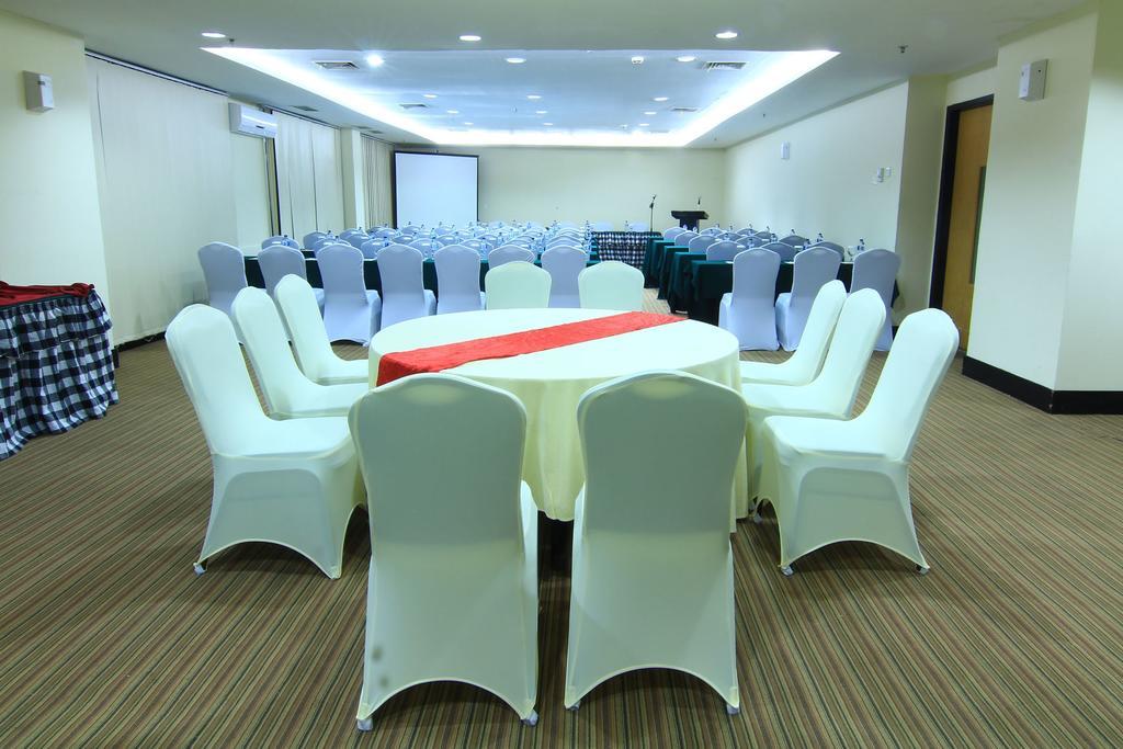 Grand Suka Hotel Pekanbaru Exterior foto